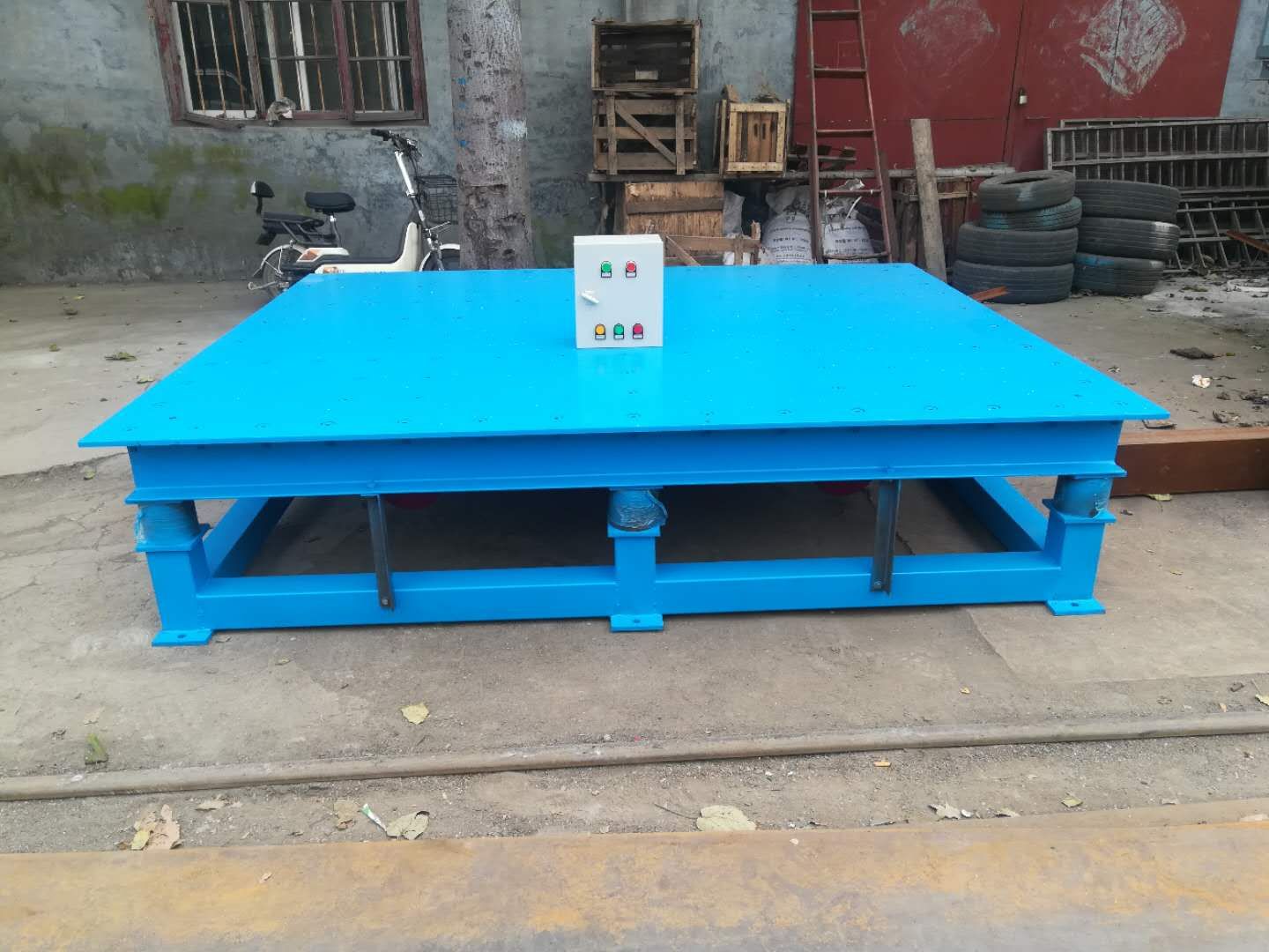 耐火材料振动平台介绍及常见问题处理(耐振动性能振动平台)